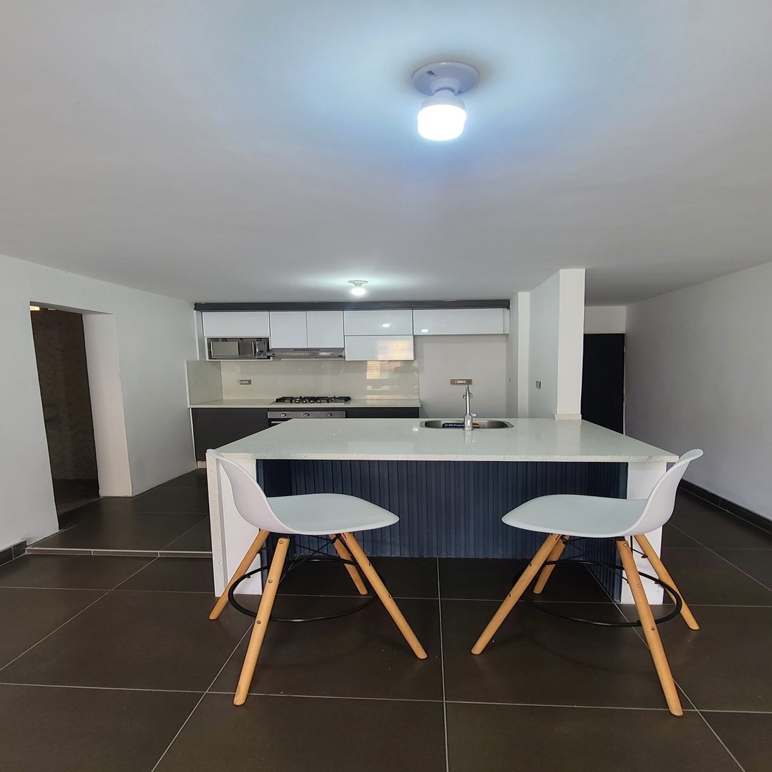 AI-2879-047 Alquilo Cmodo Apartamento Semi-Equipado en Residencias Abada, san Diego. Edo. Carabobo. Venezuela.