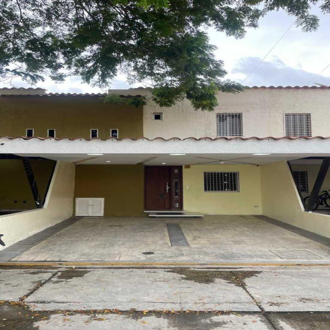 AI-3219-004. Vendo Bello TownHouses Amoblado y Equipado en la Urbanizaci�n Villas de San Rafael San Diego Carabobo.