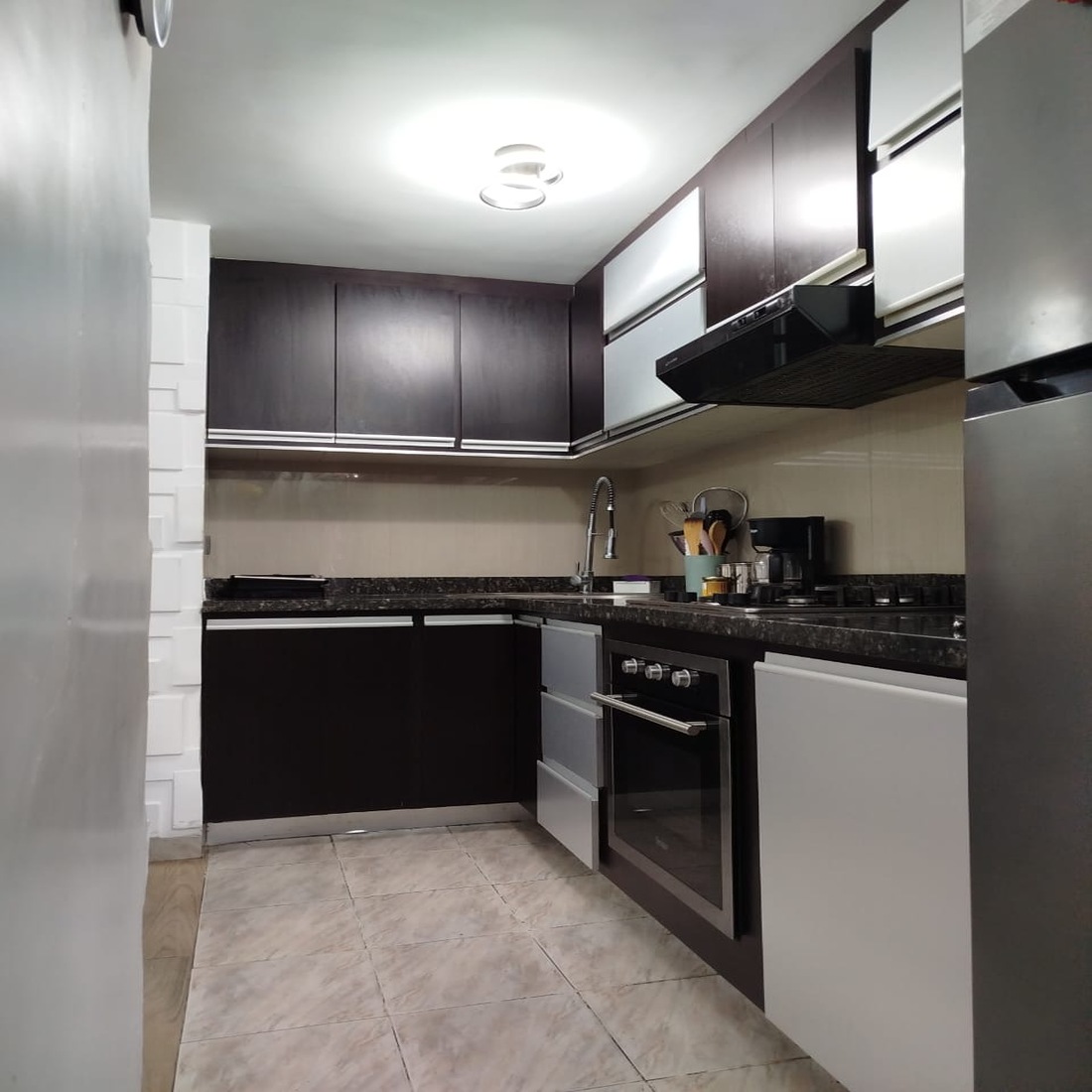 AI-3433-036 En Venta Apartamento Ubicado en el Conjunto Residencial, Pomarrosa, Paraparal Municipio los Guayos. Edo. Carabobo. Venezuela.