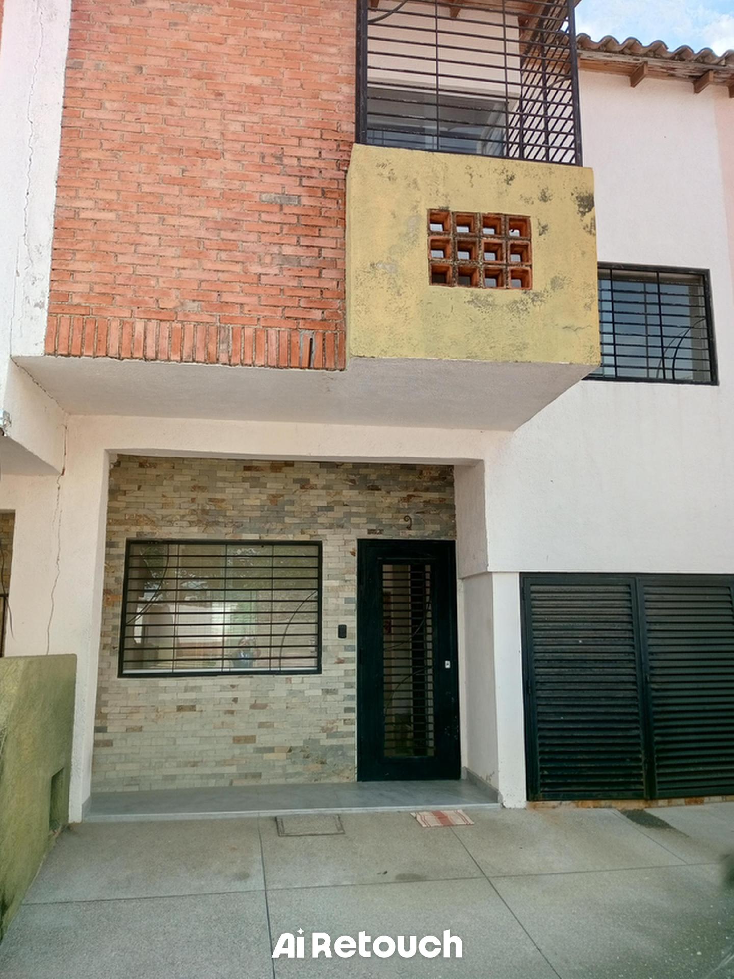 AI-3404-050.  Vendo Casa de 2 Niveles en el Conjunto Residencial Rusticana Country, ubicada en la Colonia de Bárbula, Naguanagua Estado Carabobo /Venezuela
