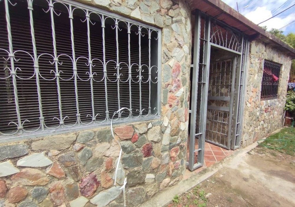Ofrezco en venta CÃƒÂ³moda Casa en la Cumaca, Municipio san Diego. Estado carabobo. Venezuela JM 1816