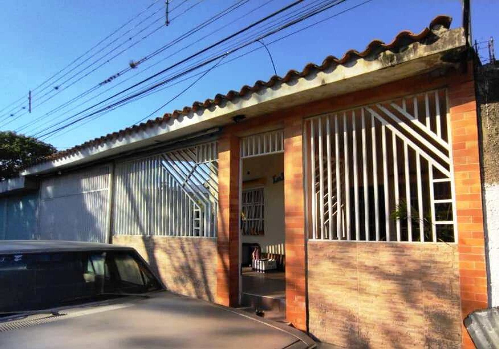 003-2117 Vende  Confortable Casa en el Pueblo de San Diego. Edo. Carabobo. Venezuela 003-2117