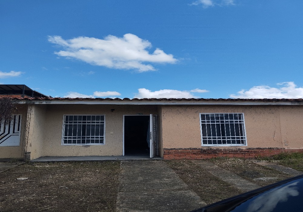 Vendo Cmoda Casa en San Pablo de Valley en Tocuyito, Municipio LIbertador. Edo. Carabobo. Venezuela. MG 2281