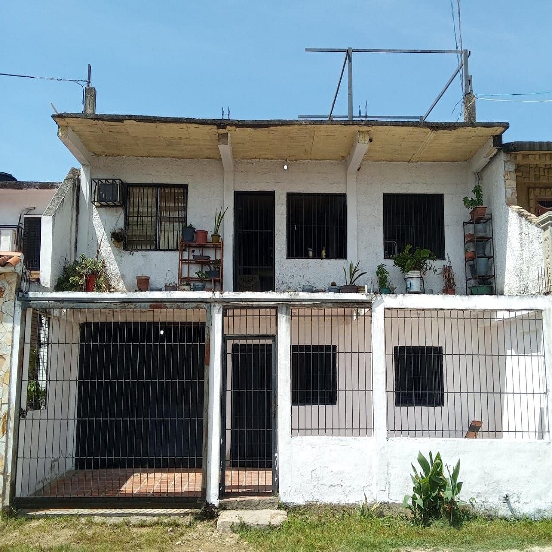 AI-3368-086 Vende Confortable Cabe de 2 Niveles en Residencias Vista Hermosa en Parque Valencia, Valencia. Edo. Carabobo. Venezuela.
