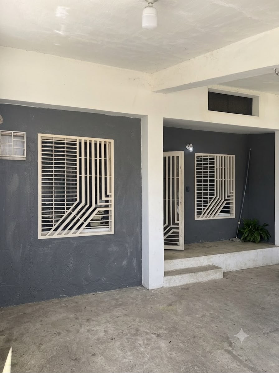 3443-098-Vendo Casa Ubicada en la Urb. San Pablo de Valley Tocuyito, Edo. Carabobo. Venezuela.
