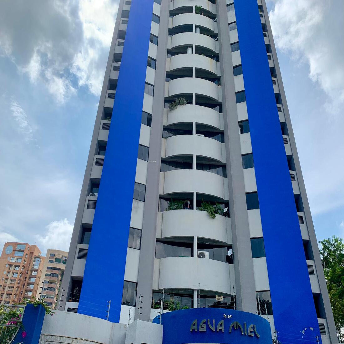 AI-2959-025 Vendo Hermoso Penthouse Equipado y Amoblado en la Urbanizacin Trigalea Alta, Valencia. Edo. Carabobo. Venezuela.